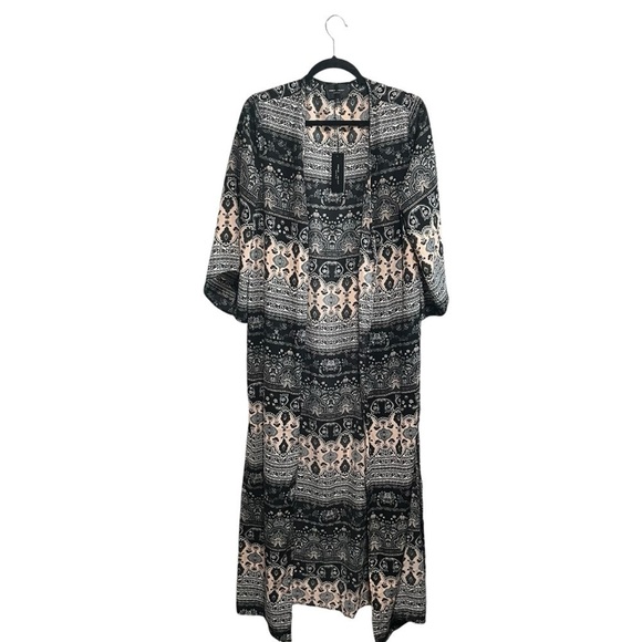 Romeo and Juliet Couture Kimono/Robe, New with Tags, Size Large - Picture 2 of 7